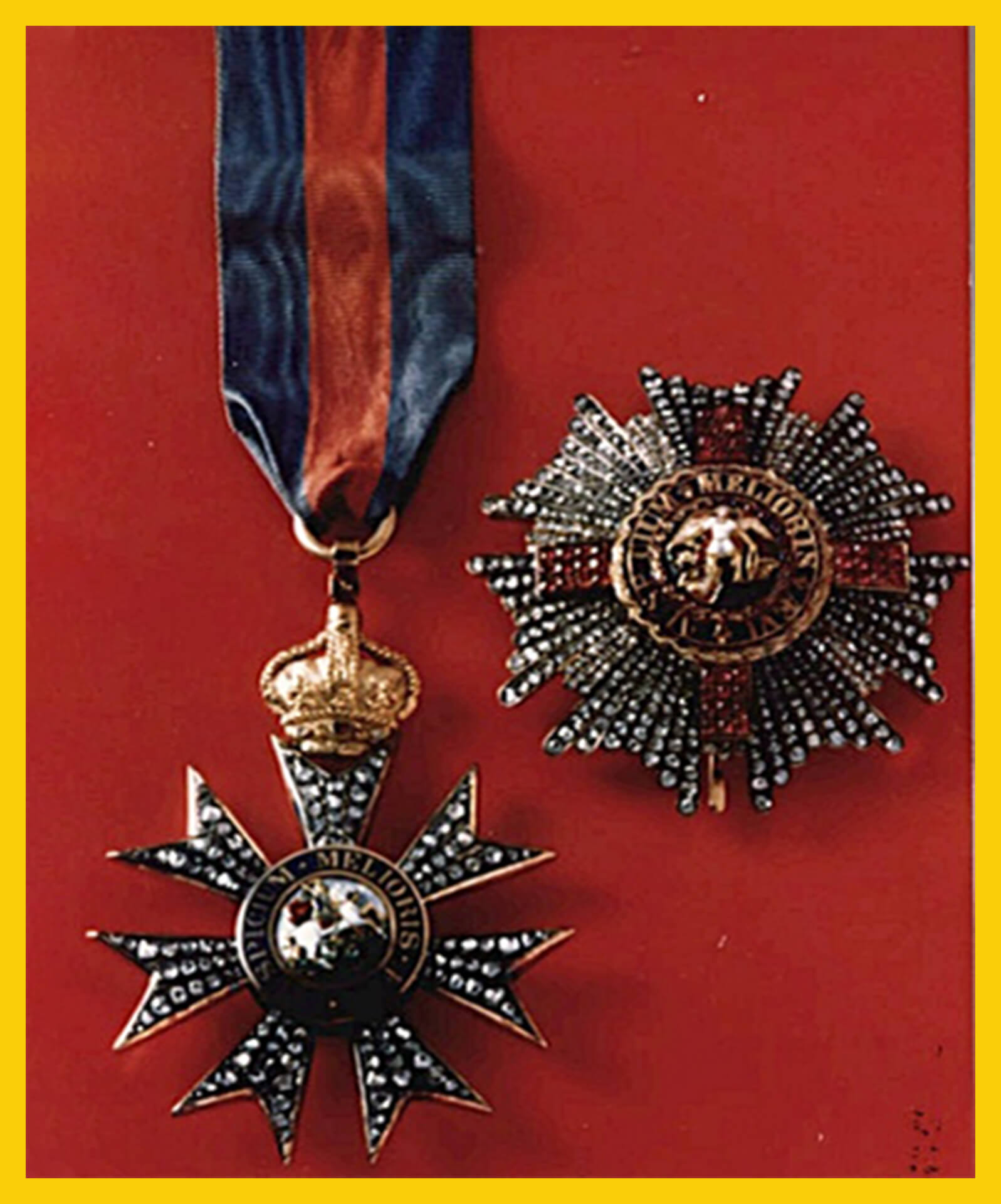 Honorary Knight Cross Of The Most Distinguished Order of St Michael and St George (KCMG) British . (Sumber : Muzium DiRaja Abu Bakar)